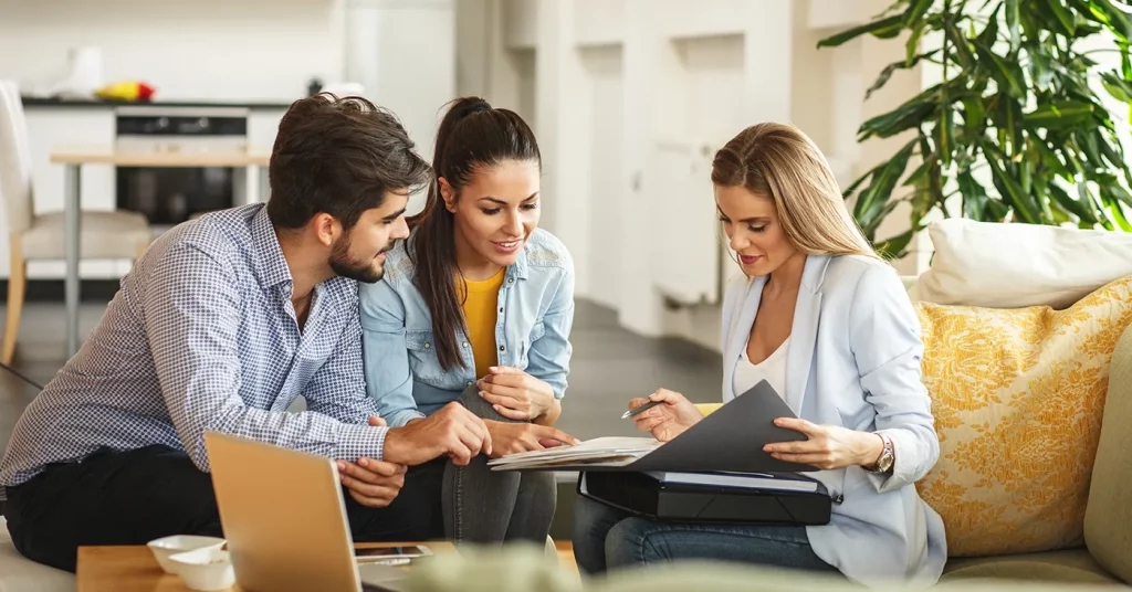how to market yourself as a qualified real estate agent