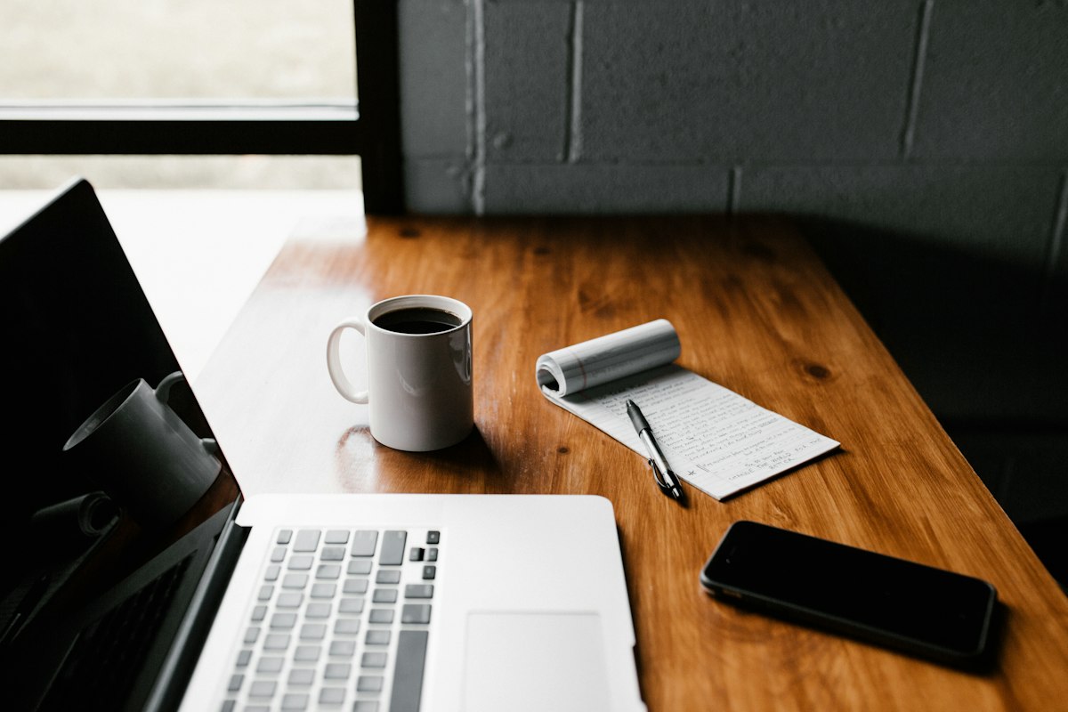 Omnichannel email marketing and social media content syndication
