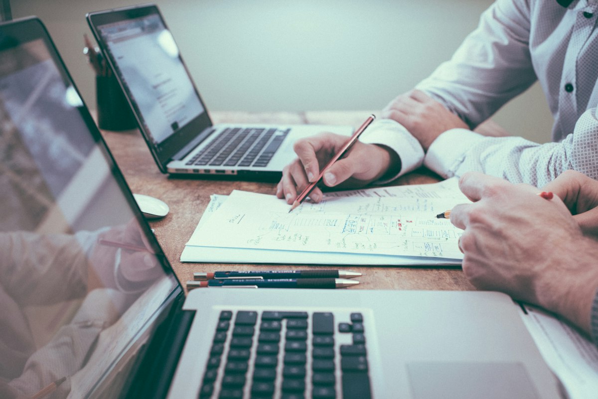 Authority lead magnet qualification form for service businesses